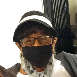 Meet your Posher, Julia